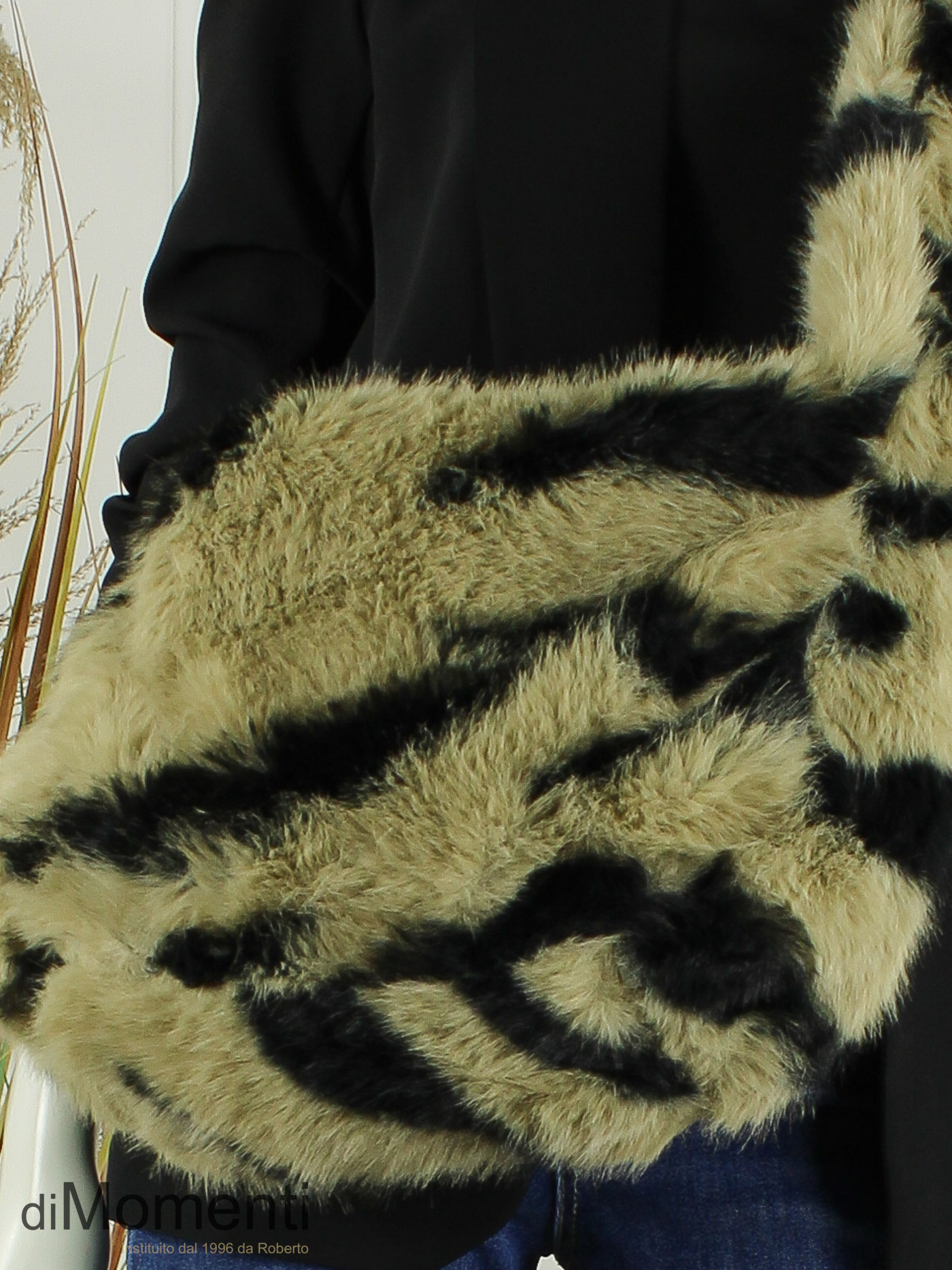Faux Fur Tas Animal - Zebra / Camel